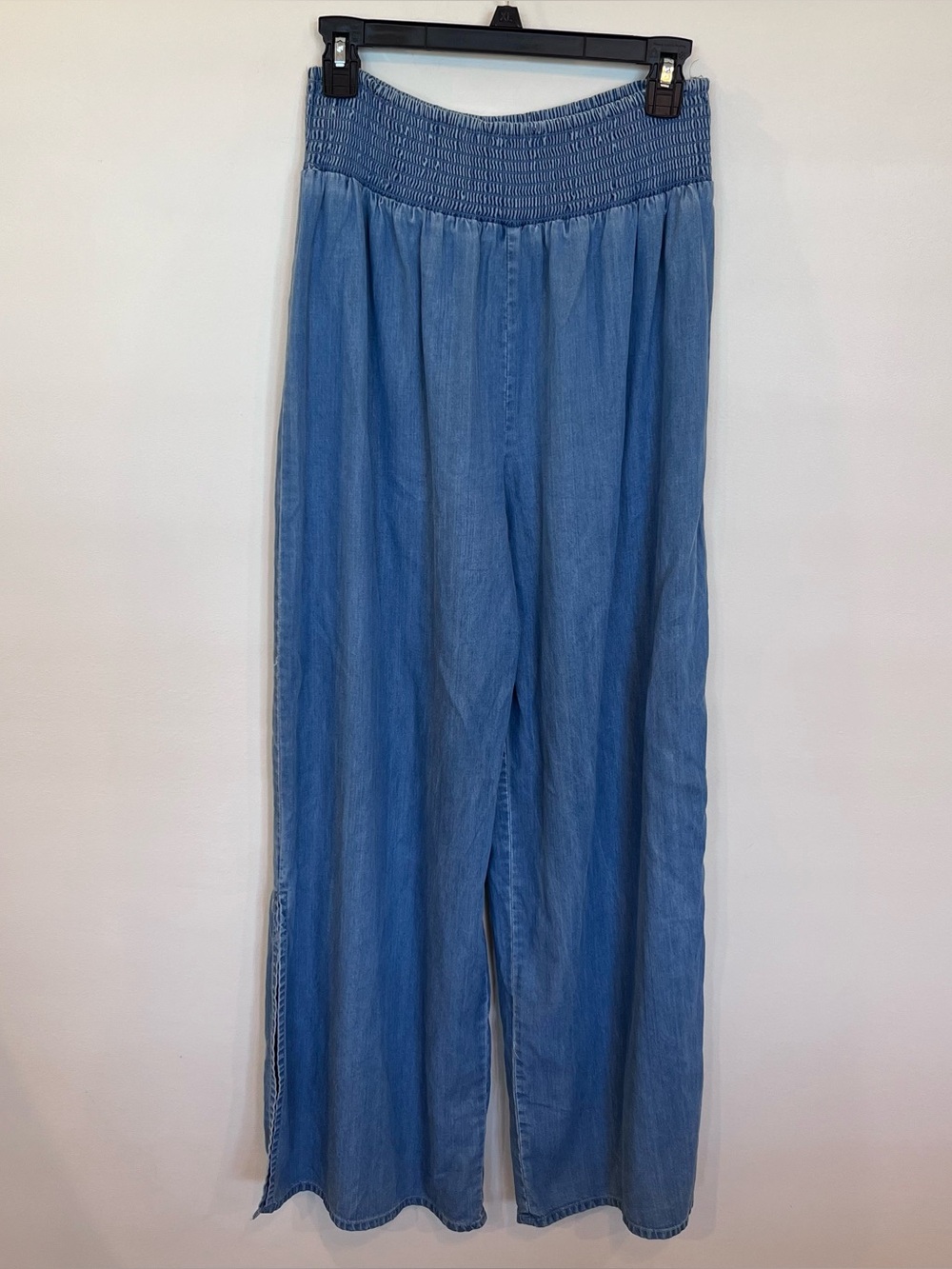 Versona Wide Leg Chambray Pants Womens Medium Blue High Rise Smocked Stretch